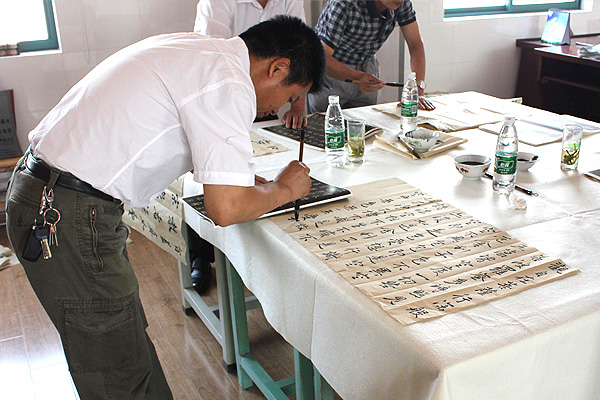 中國(guó)人民大學(xué)、北京師范大學(xué)王學(xué)嶺書法工作室在安邦集團(tuán)面授會(huì)(圖3)
