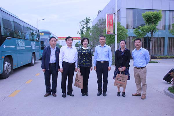 市委領(lǐng)導蒞臨安邦電氣股份指導非公黨建工作(圖1)